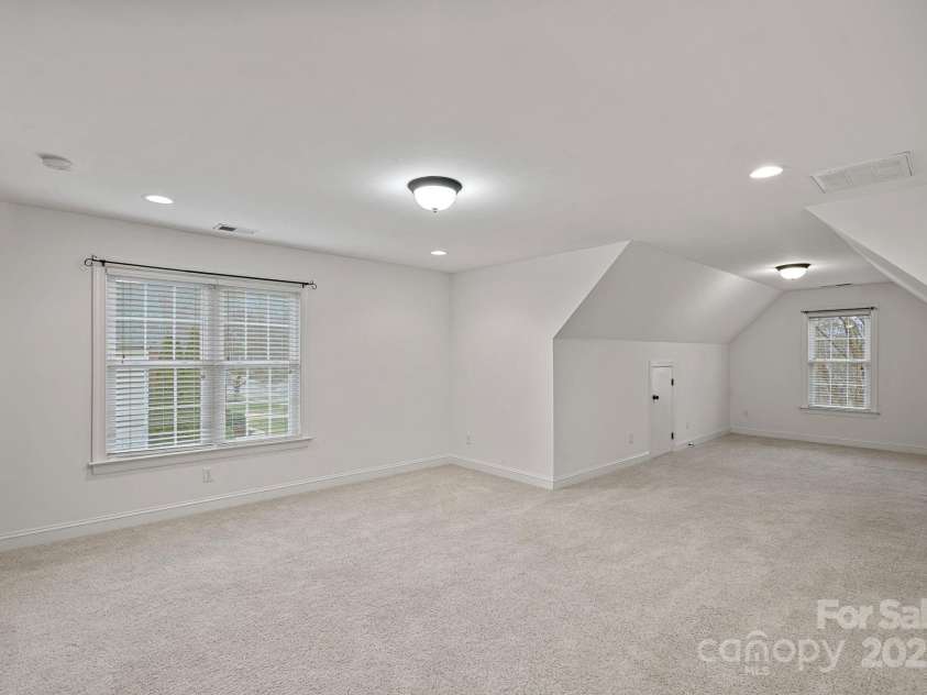 155 Huntfield Way, Mooresville, NC 28117.  MLS# CAR4332750, YatesRealty ID 30873. Huge Bonus Space