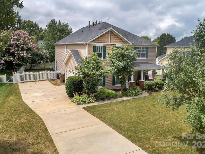 3015 Semmes Lane, Indian Trail, NC 28079.  MLS# CAR4284326, YatesRealty ID 30875. You'll love your long driveway.