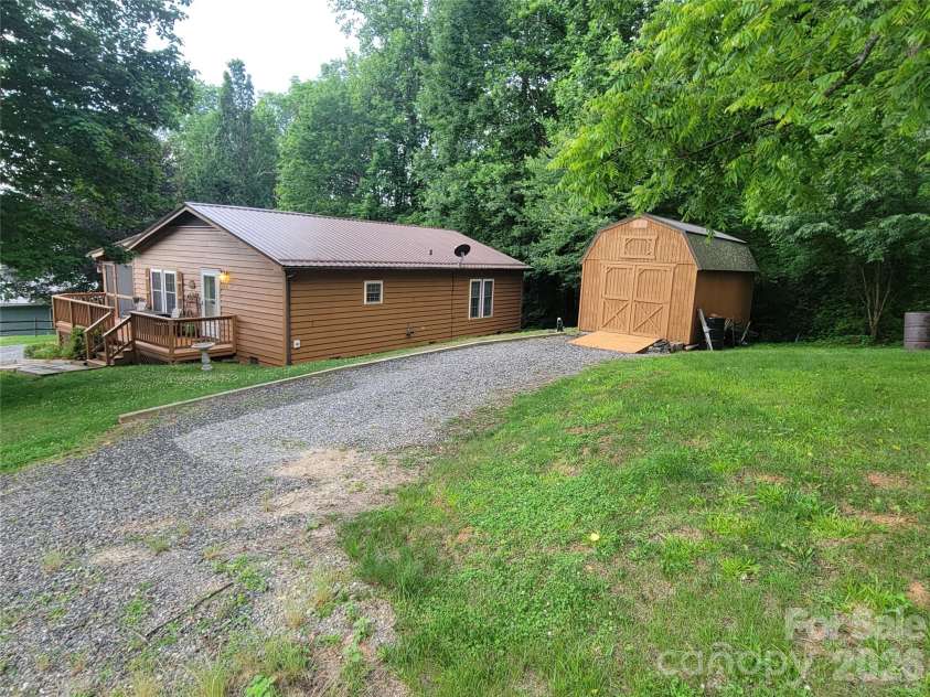 131 Dahlia Lane, Waynesville, NC 28785.  MLS# CAR4391123, YatesRealty ID 30876. 