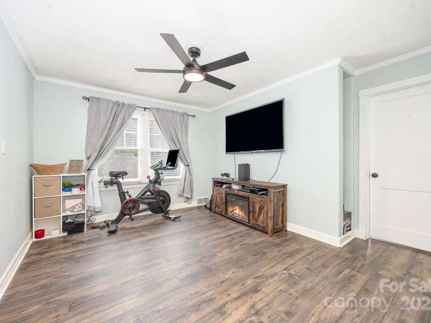 951 Helmstetler Road, Lexington, NC 27295.  MLS# CAR4276742, YatesRealty ID 30876. Flex space