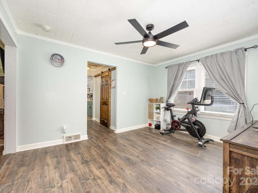 951 Helmstetler Road, Lexington, NC 27295.  MLS# CAR4276742, YatesRealty ID 30876. Flex space