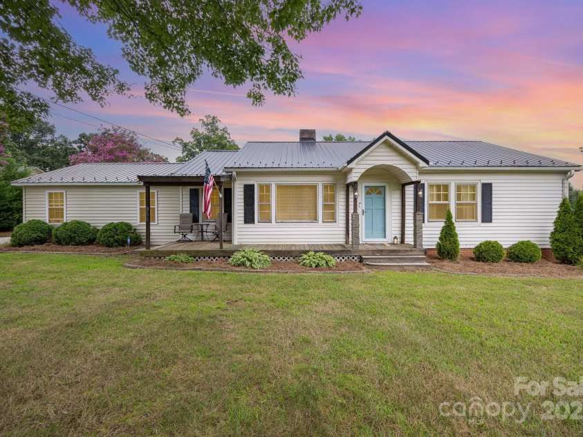 951 Helmstetler Road, Lexington, NC 27295.  MLS# CAR4276742, YatesRealty ID 30876. Front 