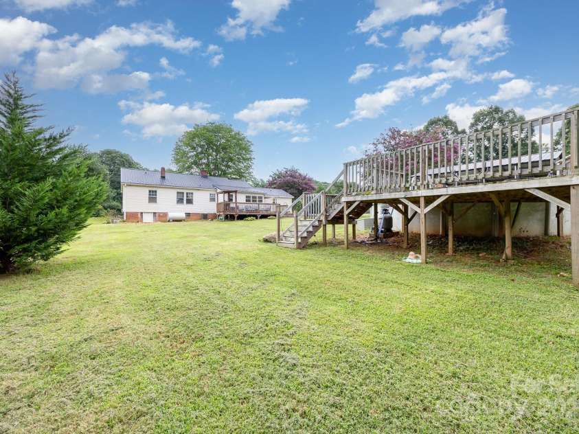 951 Helmstetler Road, Lexington, NC 27295.  MLS# CAR4276742, YatesRealty ID 30876. Oversized back yard