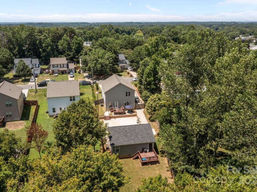 822 Lakehill Road, Charlotte, NC 28214.  MLS# CAR4285225, YatesRealty ID 30877. 