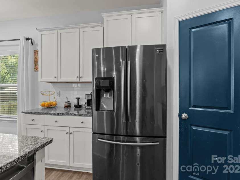 822 Lakehill Road, Charlotte, NC 28214.  MLS# CAR4285225, YatesRealty ID 30877. 