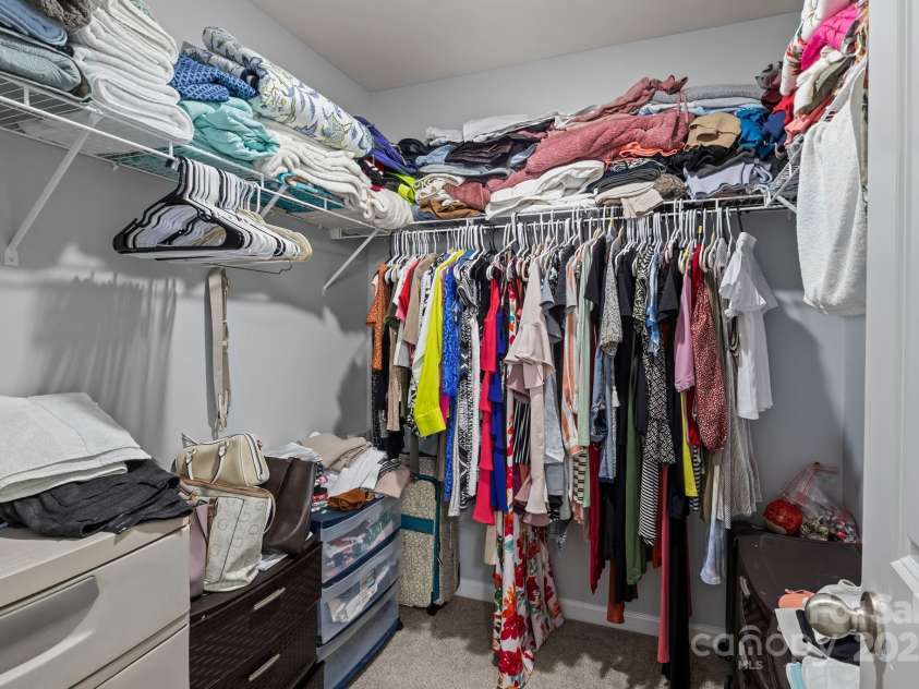 822 Lakehill Road, Charlotte, NC 28214.  MLS# CAR4285225, YatesRealty ID 30877. 