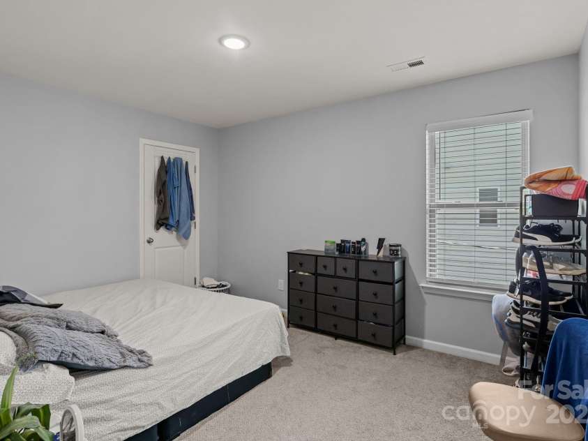 822 Lakehill Road, Charlotte, NC 28214.  MLS# CAR4285225, YatesRealty ID 30877. 