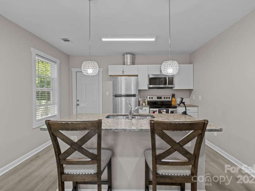 822 Lakehill Road, Charlotte, NC 28214.  MLS# CAR4285225, YatesRealty ID 30877. 