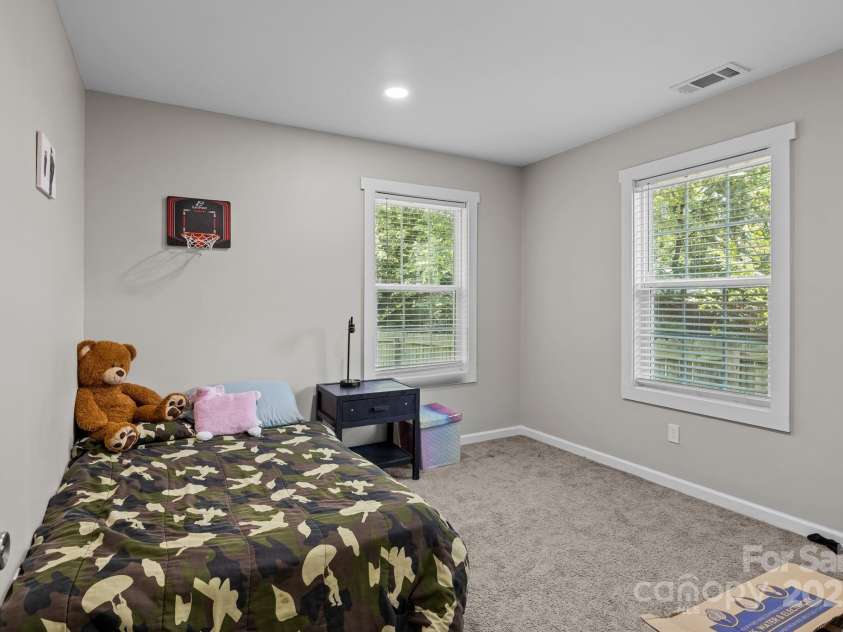 822 Lakehill Road, Charlotte, NC 28214.  MLS# CAR4285225, YatesRealty ID 30877. 