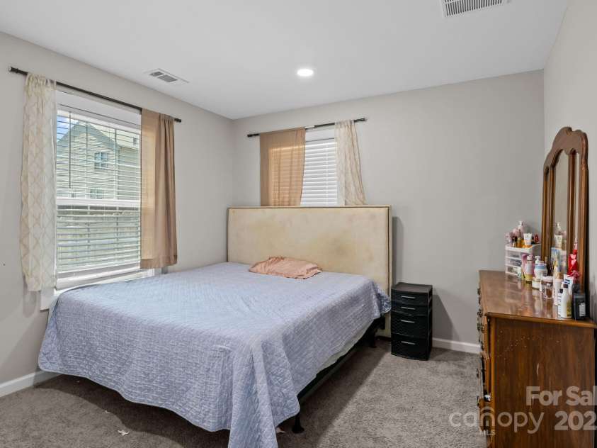 822 Lakehill Road, Charlotte, NC 28214.  MLS# CAR4285225, YatesRealty ID 30877. 