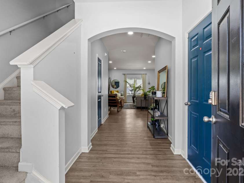 822 Lakehill Road, Charlotte, NC 28214.  MLS# CAR4285225, YatesRealty ID 30877. ENTRANCE OF MAIN HOUSE