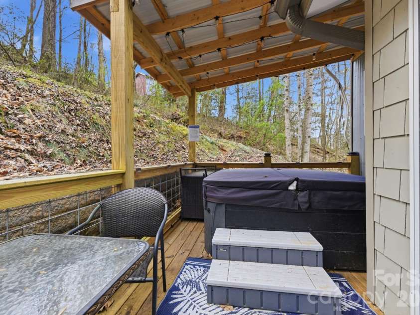 26/30 Yodelers Hollow, Bryson City, NC 28713.  MLS# CAR4378461, YatesRealty ID 30878. 