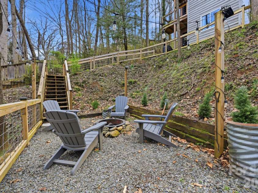 26/30 Yodelers Hollow, Bryson City, NC 28713.  MLS# CAR4378461, YatesRealty ID 30878. 