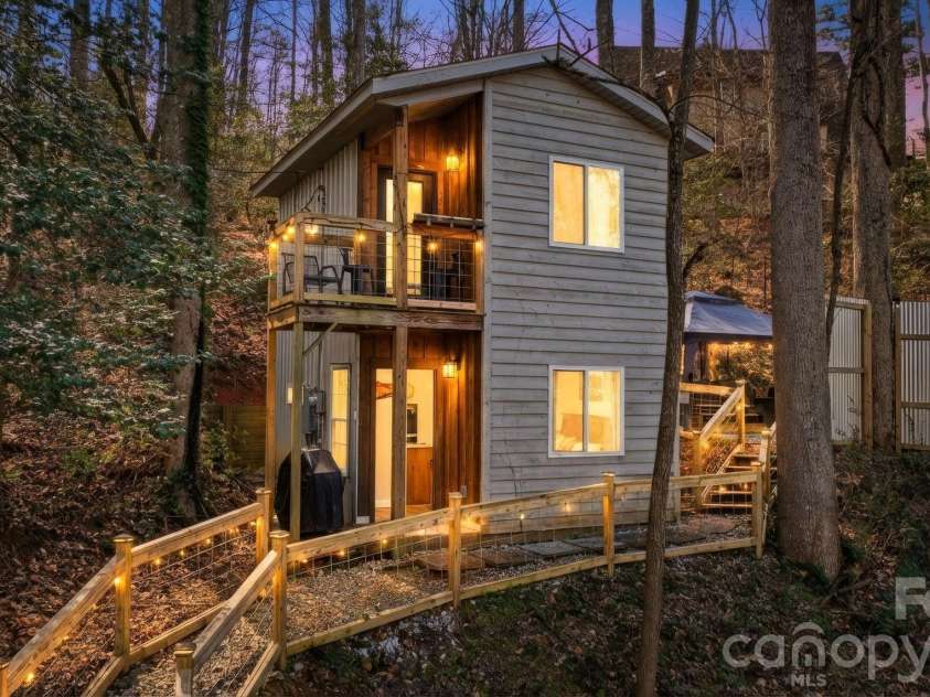 26/30 Yodelers Hollow, Bryson City, NC 28713.  MLS# CAR4378461, YatesRealty ID 30878. 