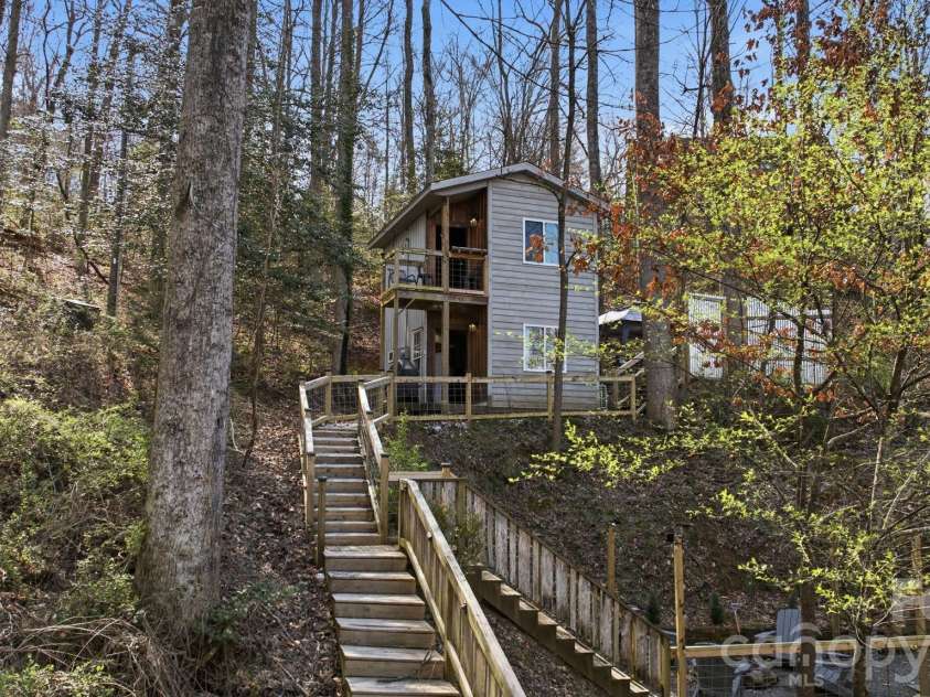 26/30 Yodelers Hollow, Bryson City, NC 28713.  MLS# CAR4378461, YatesRealty ID 30878. 