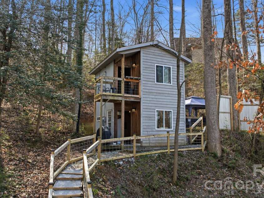 26/30 Yodelers Hollow, Bryson City, NC 28713.  MLS# CAR4378461, YatesRealty ID 30878. 
