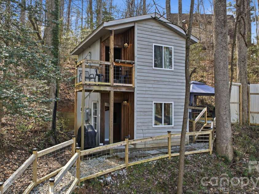 26/30 Yodelers Hollow, Bryson City, NC 28713.  MLS# CAR4378461, YatesRealty ID 30878. 