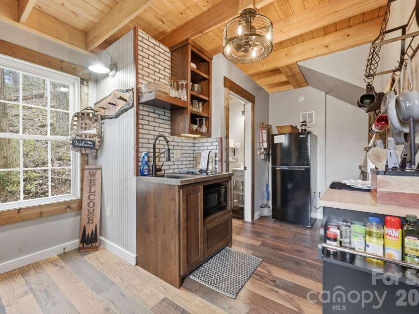 26/30 Yodelers Hollow, Bryson City, NC 28713.  MLS# CAR4378461, YatesRealty ID 30878. 