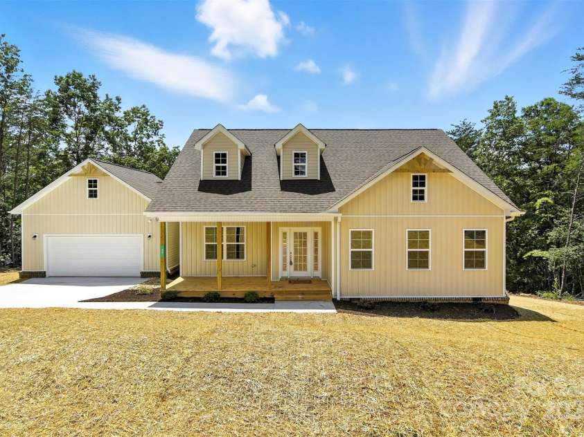 60 Westwinds Drive, Hickory, NC 28601.  MLS# CAR4286081, YatesRealty ID 30878. 