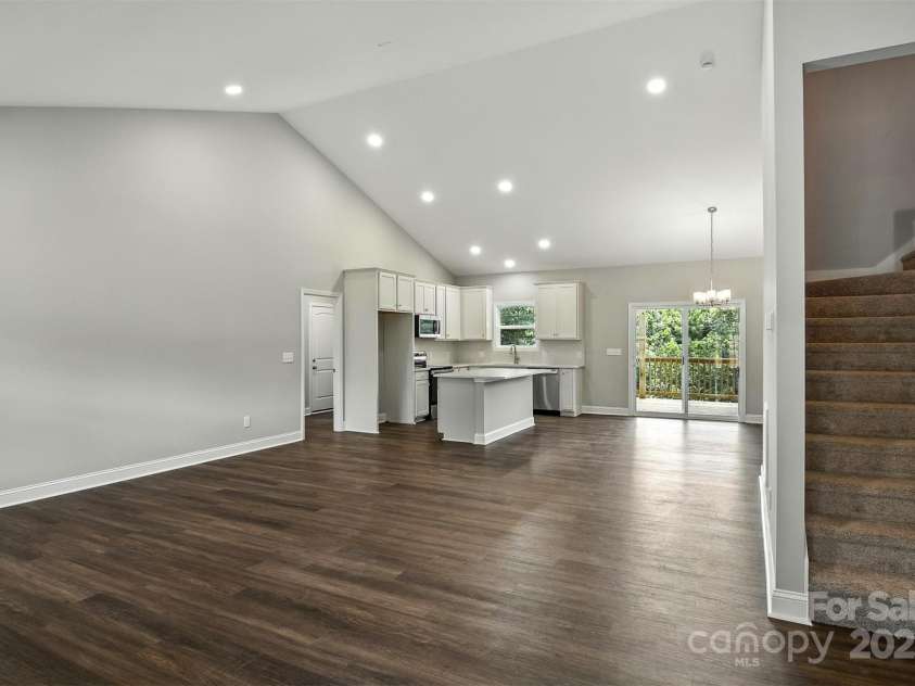 60 Westwinds Drive, Hickory, NC 28601.  MLS# CAR4286081, YatesRealty ID 30878. 