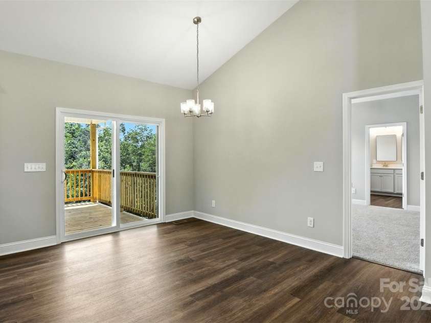 60 Westwinds Drive, Hickory, NC 28601.  MLS# CAR4286081, YatesRealty ID 30878. 