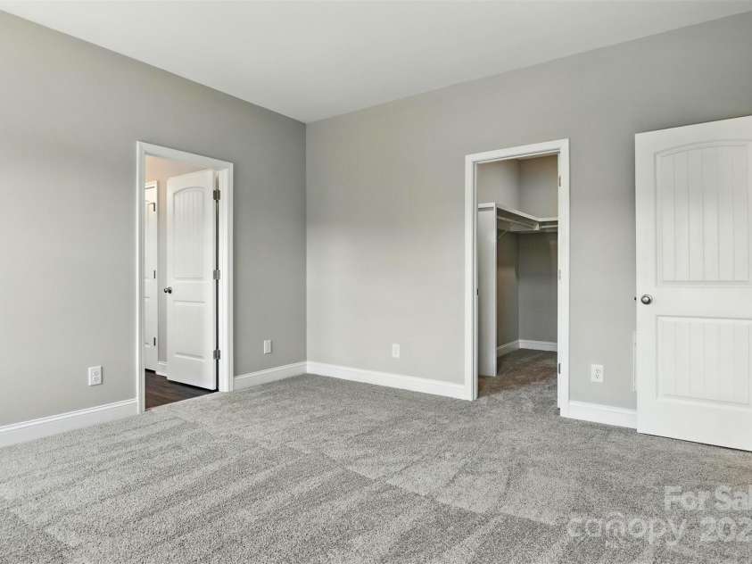 60 Westwinds Drive, Hickory, NC 28601.  MLS# CAR4286081, YatesRealty ID 30878. 