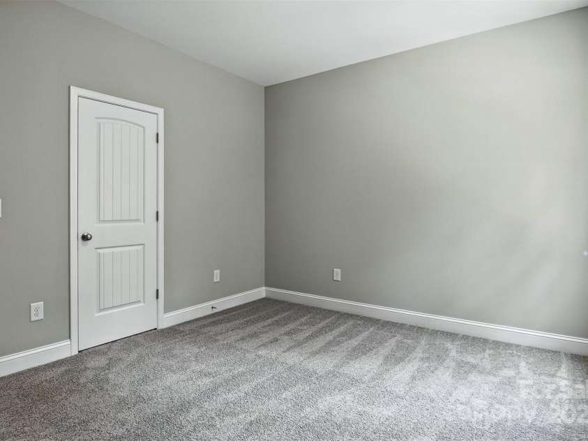 60 Westwinds Drive, Hickory, NC 28601.  MLS# CAR4286081, YatesRealty ID 30878. 