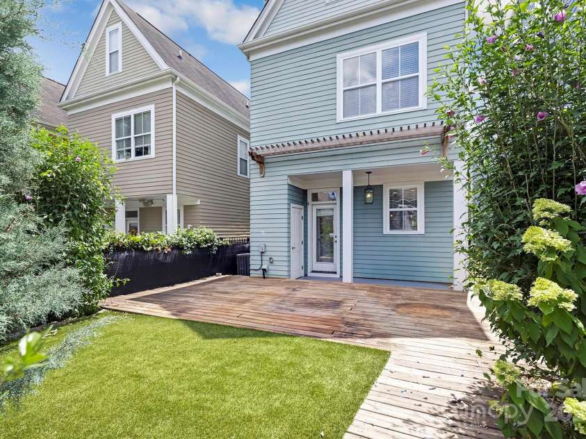 713 8th Street, Charlotte, NC 28202.  MLS# CAR4286060, YatesRealty ID 30879. 