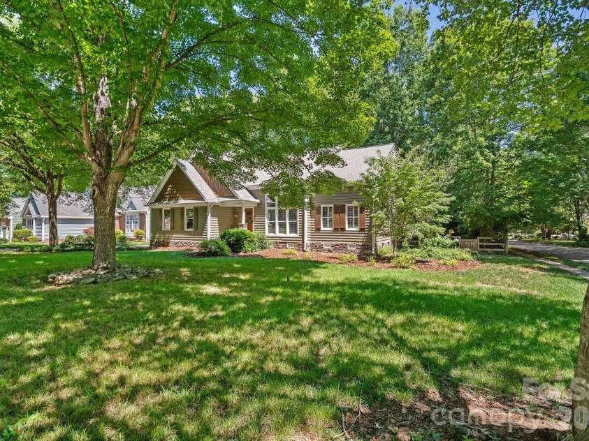9037 Willow Trace Court, Huntersville, NC 28078.  MLS# CAR4387697, YatesRealty ID 30879. 