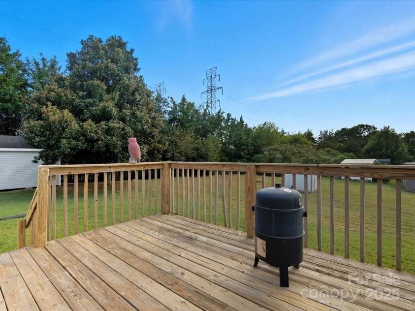 2098 Mallard Creek Drive, Rock Hill, SC 29732.  MLS# CAR4324561, YatesRealty ID 3088. Back Yard Deck