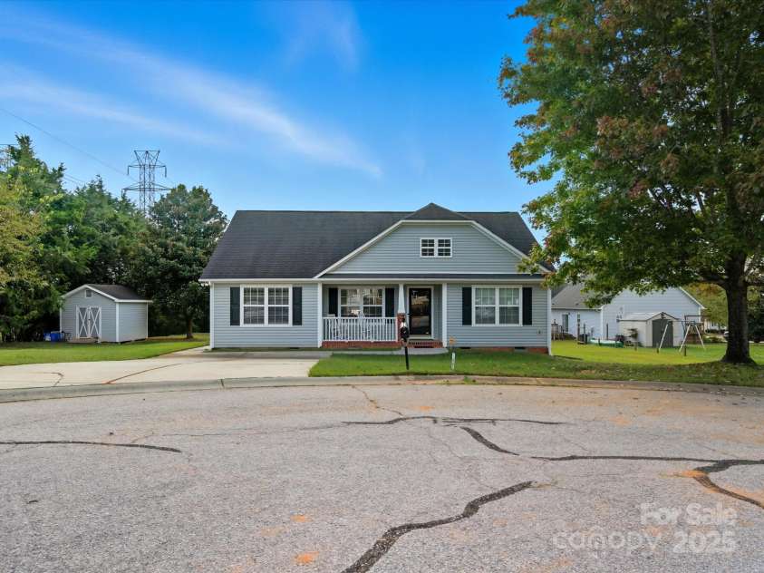 2098 Mallard Creek Drive, Rock Hill, SC 29732.  MLS# CAR4324561, YatesRealty ID 3088. House sits in a quiet cul-de-sac