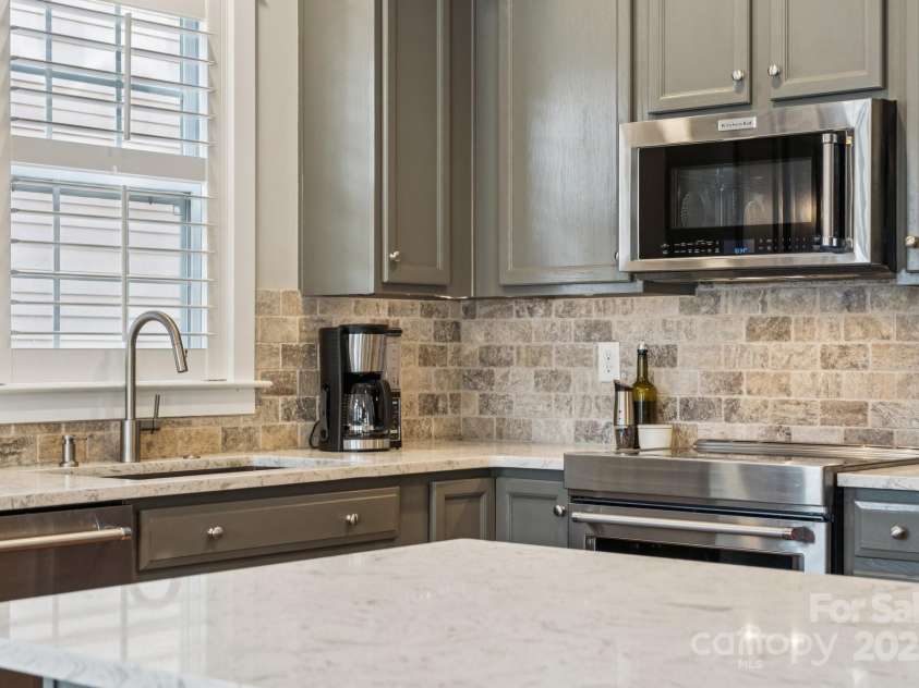 13812 Connell Green Drive, Charlotte, NC 28213.  MLS# CAR4287661, YatesRealty ID 30880. 