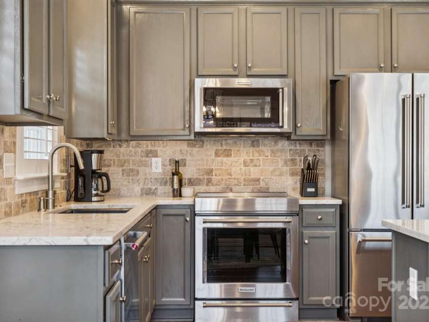 13812 Connell Green Drive, Charlotte, NC 28213.  MLS# CAR4287661, YatesRealty ID 30880. 