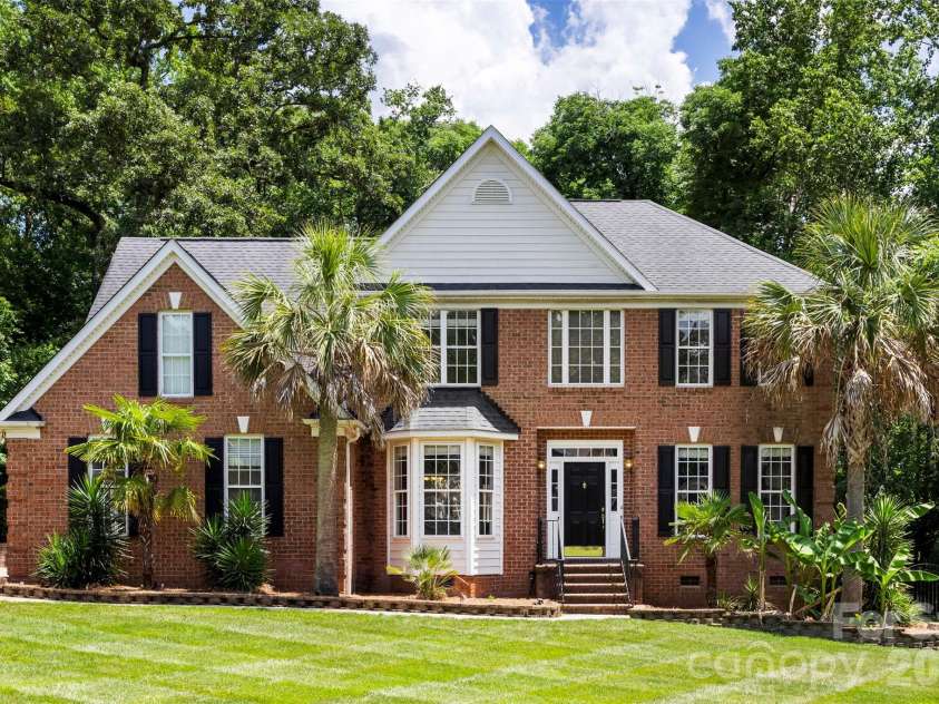 6520 Hollow Oak Drive, Mint Hill, NC 28227.  MLS# CAR4374916, YatesRealty ID 30880. 