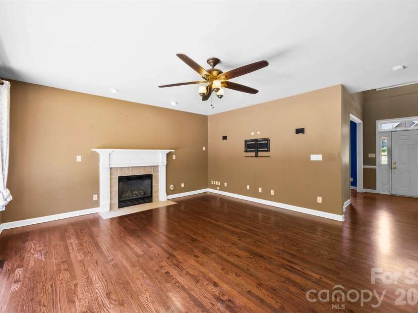 6520 Hollow Oak Drive, Mint Hill, NC 28227.  MLS# CAR4374916, YatesRealty ID 30880. 
