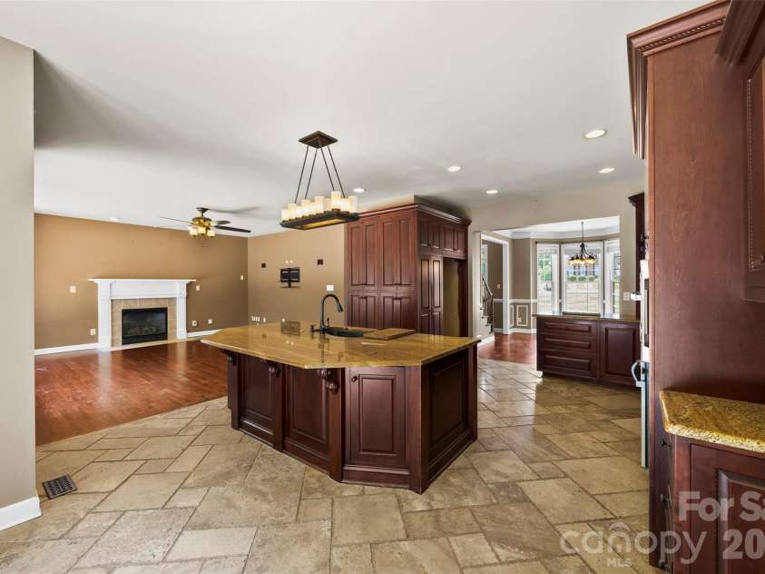6520 Hollow Oak Drive, Mint Hill, NC 28227.  MLS# CAR4374916, YatesRealty ID 30880. 