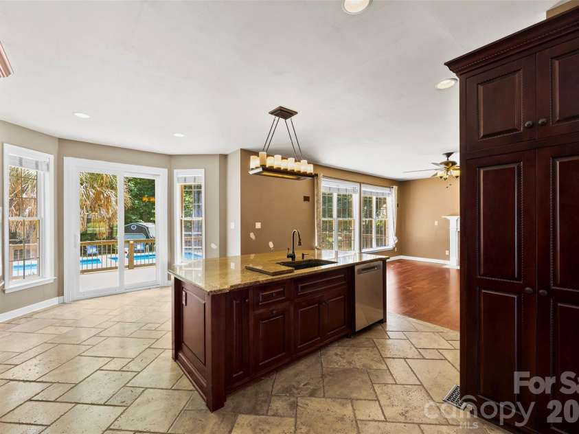 6520 Hollow Oak Drive, Mint Hill, NC 28227.  MLS# CAR4374916, YatesRealty ID 30880. 