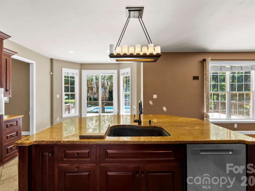 6520 Hollow Oak Drive, Mint Hill, NC 28227.  MLS# CAR4374916, YatesRealty ID 30880. 