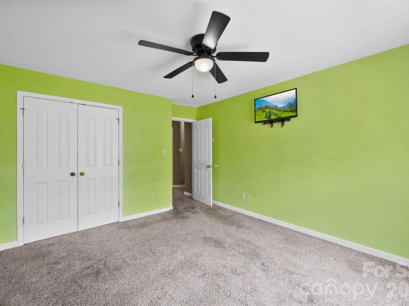6520 Hollow Oak Drive, Mint Hill, NC 28227.  MLS# CAR4374916, YatesRealty ID 30880. 