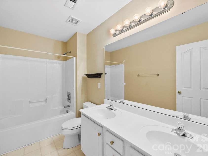6520 Hollow Oak Drive, Mint Hill, NC 28227.  MLS# CAR4374916, YatesRealty ID 30880. 