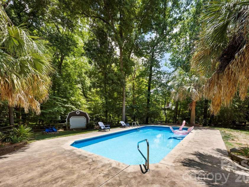6520 Hollow Oak Drive, Mint Hill, NC 28227.  MLS# CAR4374916, YatesRealty ID 30880. 