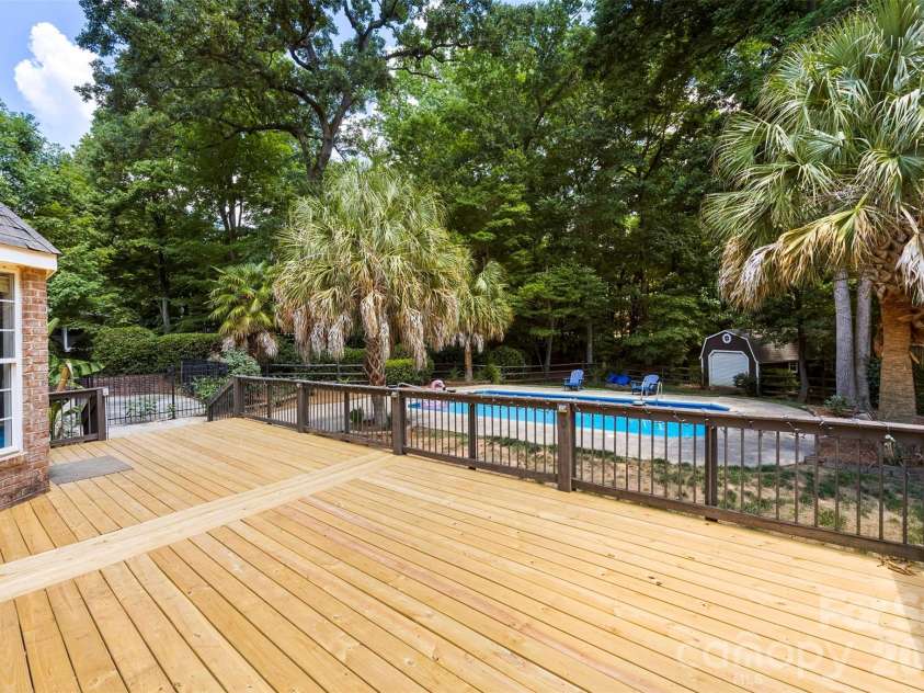 6520 Hollow Oak Drive, Mint Hill, NC 28227.  MLS# CAR4374916, YatesRealty ID 30880. 