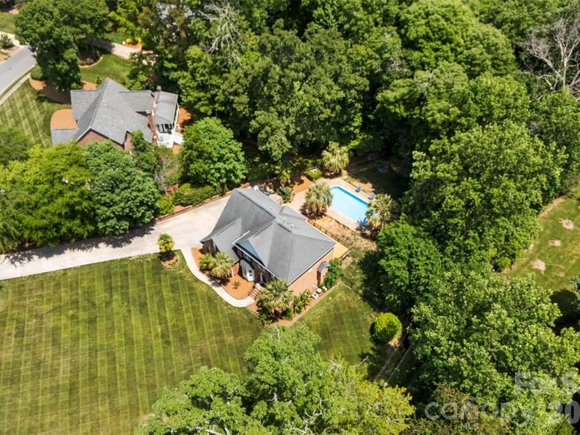 6520 Hollow Oak Drive, Mint Hill, NC 28227.  MLS# CAR4374916, YatesRealty ID 30880. 
