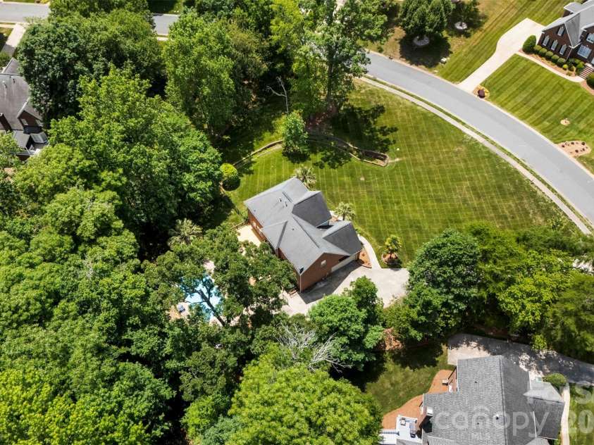 6520 Hollow Oak Drive, Mint Hill, NC 28227.  MLS# CAR4374916, YatesRealty ID 30880. 