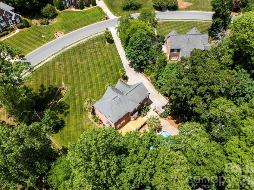 6520 Hollow Oak Drive, Mint Hill, NC 28227.  MLS# CAR4374916, YatesRealty ID 30880. 