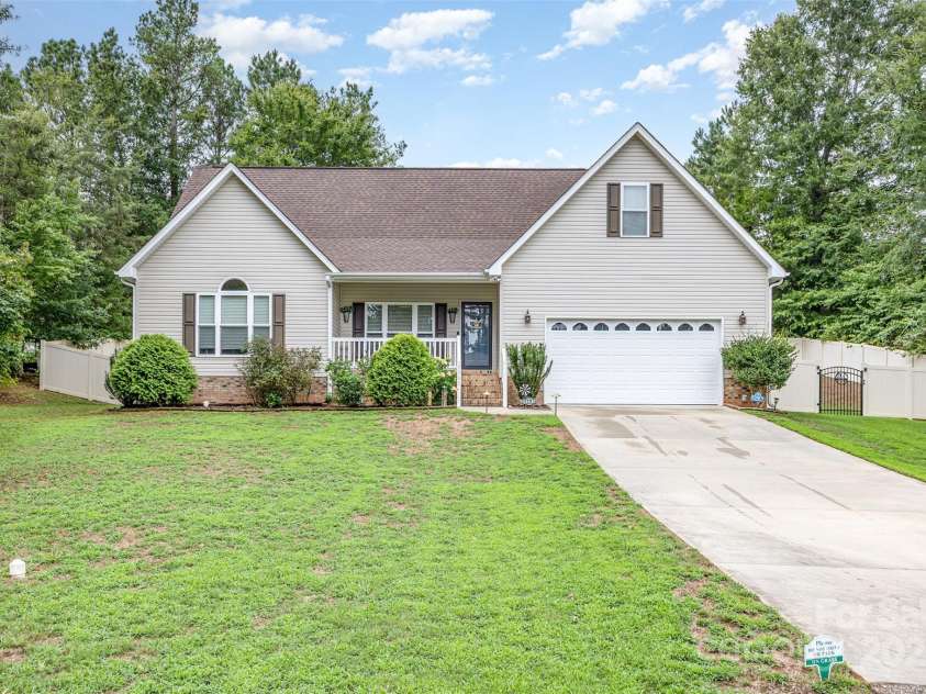 1785 Shamrock Avenue, Lancaster, SC 29720.  MLS# CAR4288536, YatesRealty ID 30881. 
