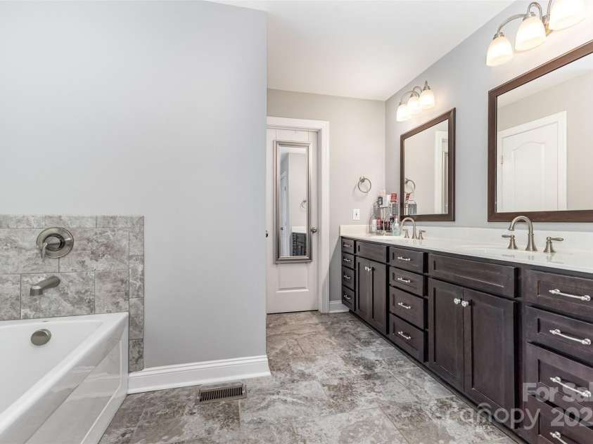 1785 Shamrock Avenue, Lancaster, SC 29720.  MLS# CAR4288536, YatesRealty ID 30881. Primary Bath