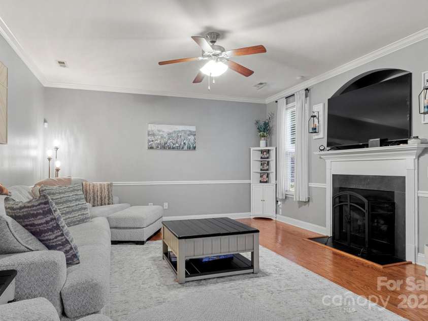 395 Lone Tree Lane, Clover, SC 29710.  MLS# CAR4288295, YatesRealty ID 30882. Family Room