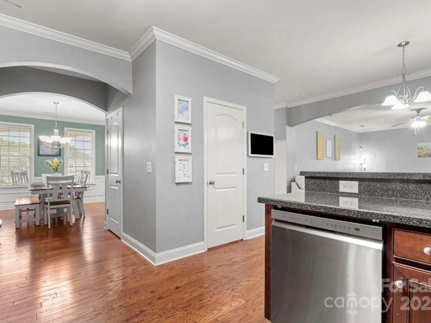 395 Lone Tree Lane, Clover, SC 29710.  MLS# CAR4288295, YatesRealty ID 30882. Kitchen