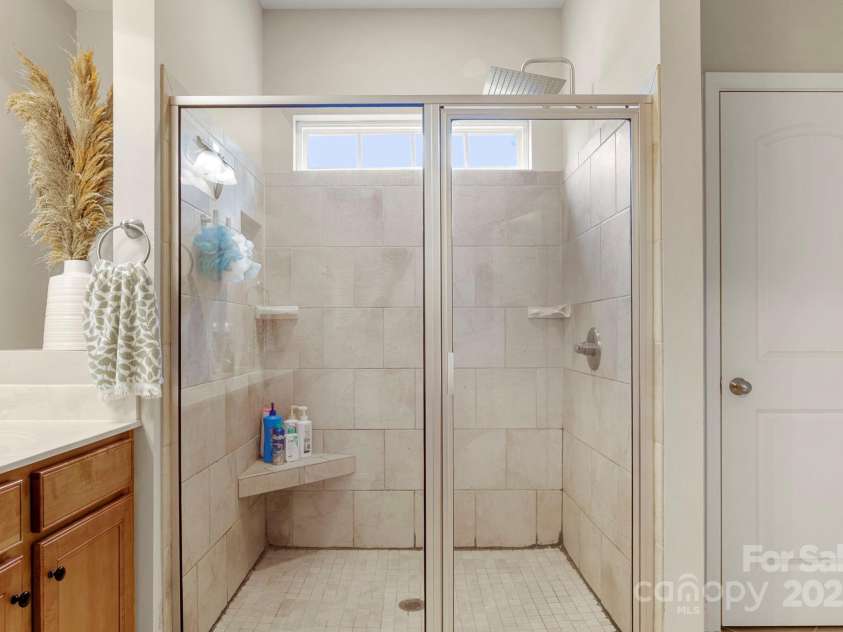 395 Lone Tree Lane, Clover, SC 29710.  MLS# CAR4288295, YatesRealty ID 30882. Owner's Bath